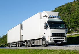 Tips for choosing a truck driving school.